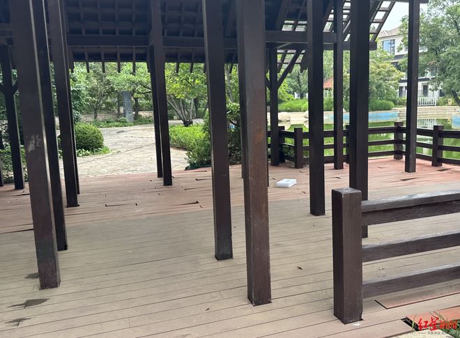 高兴不起来？北京一小区的新旧物业“拉锯战”CQ9电子一个门岗两家保安抢着守业主为何(图6)